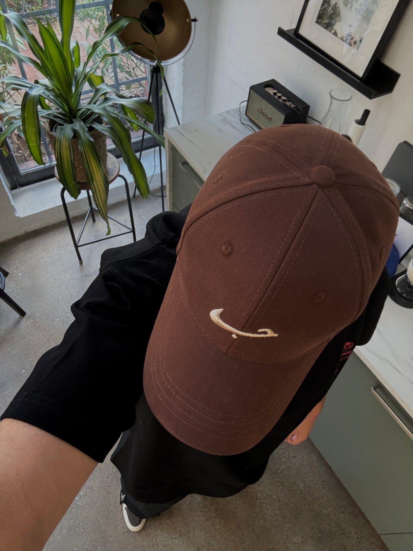 LIMITED HUBBxLOVE CAP IN CHOCOLATE BROWN