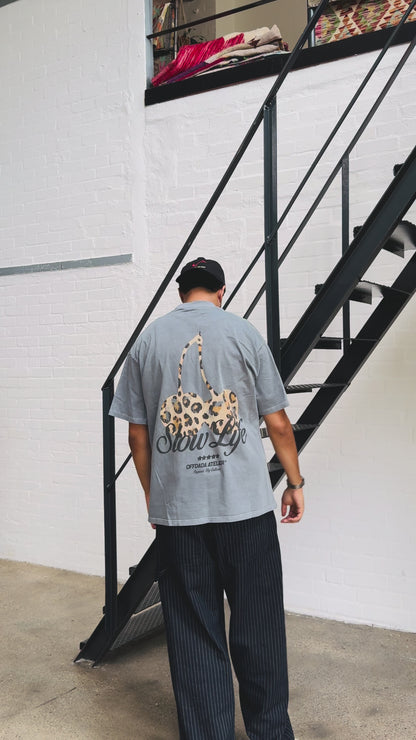 SLOW LIFE LEO TEE IN GRAY BLUE